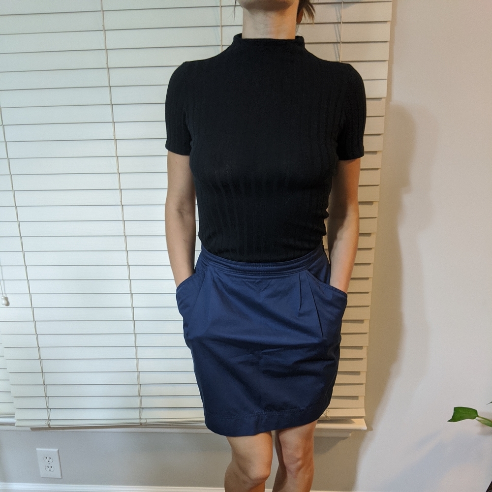 Short-sleeve turtleneck